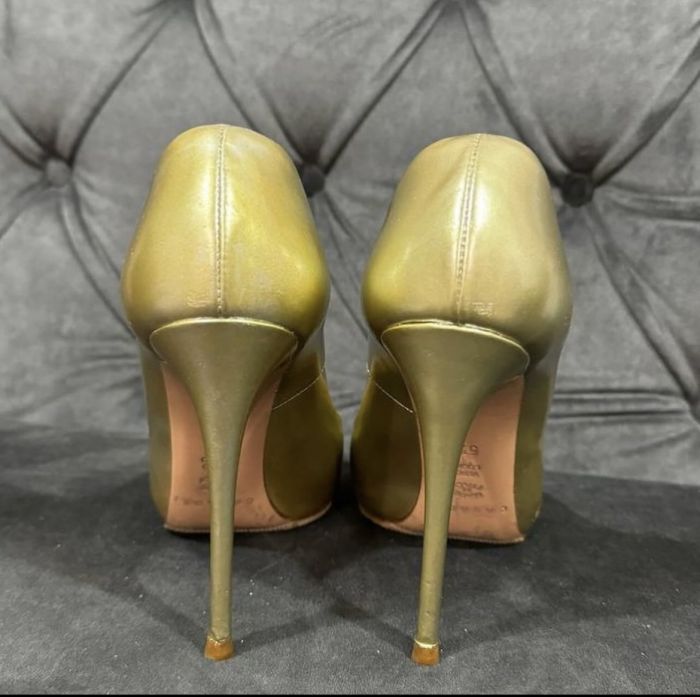 Туфли Casadei размер 35.5