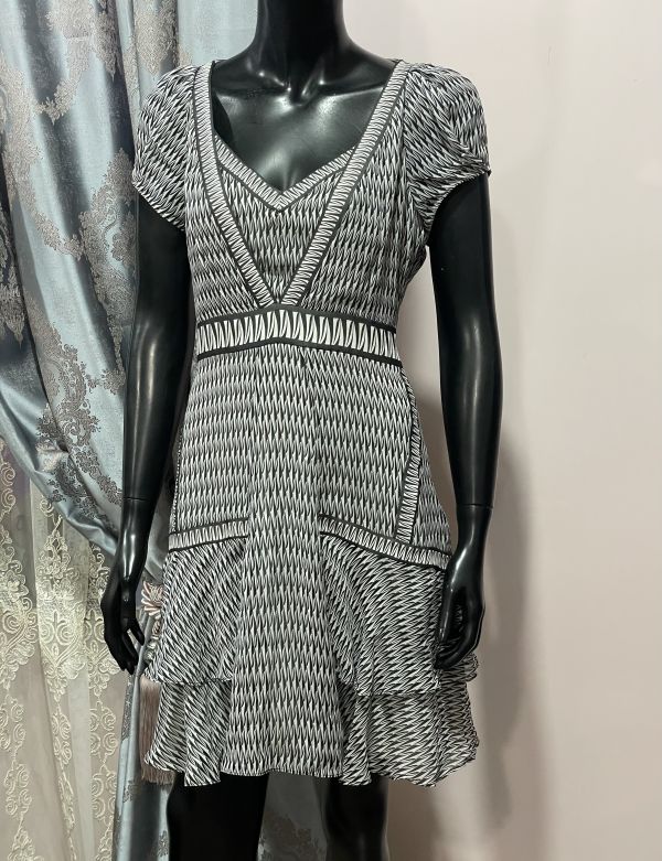 Платье Diane von Furstenberg  Состояние Размер 4 