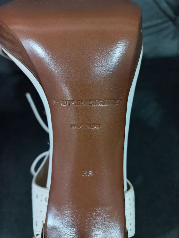 Босоножки Burberry размер 38